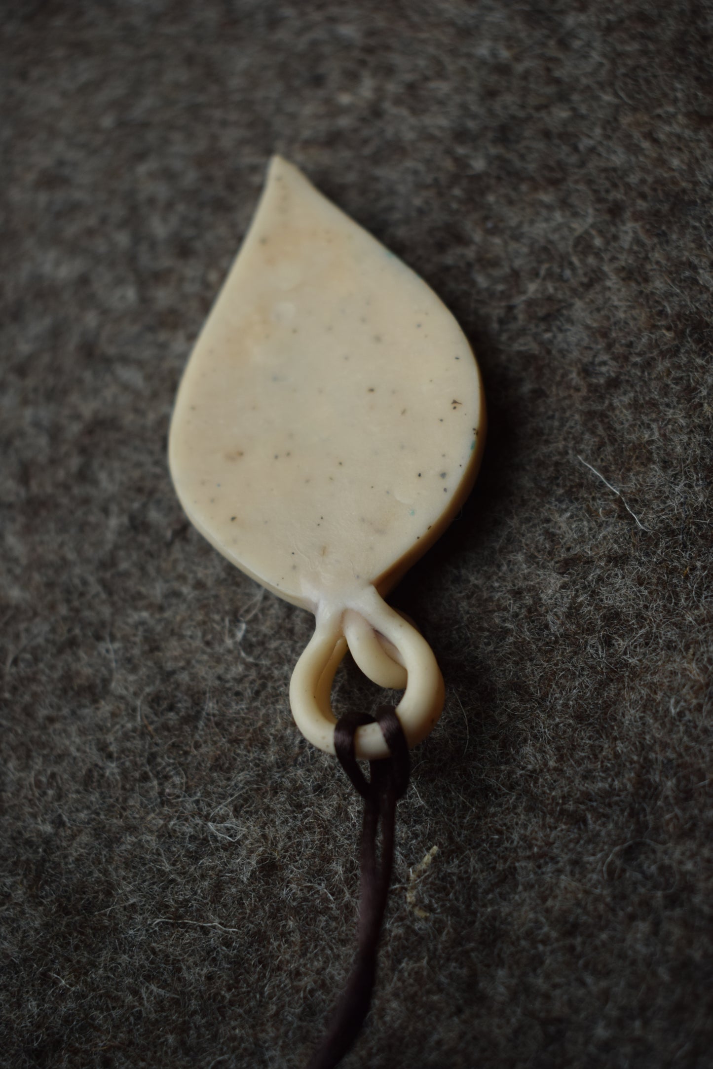 Leaf Skeleton necklace (b4)