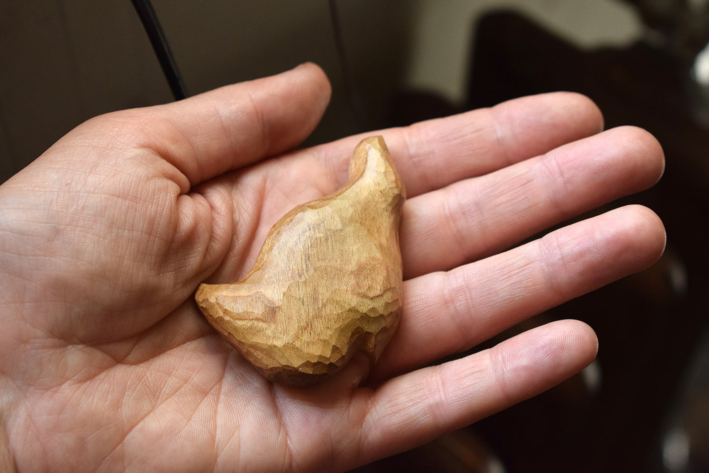 Small hare carving (Cherry)