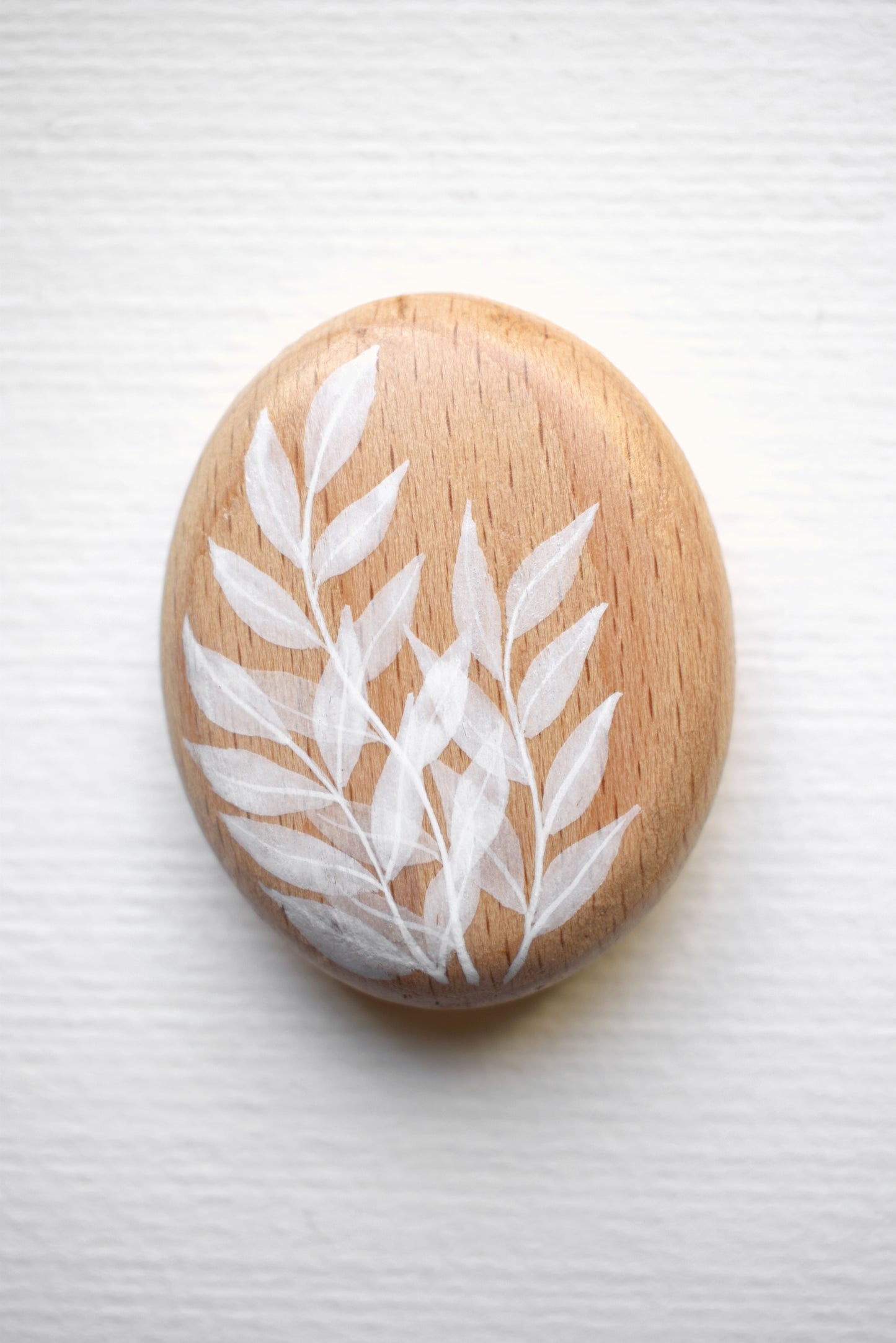 Mini Pebble - White Leaves