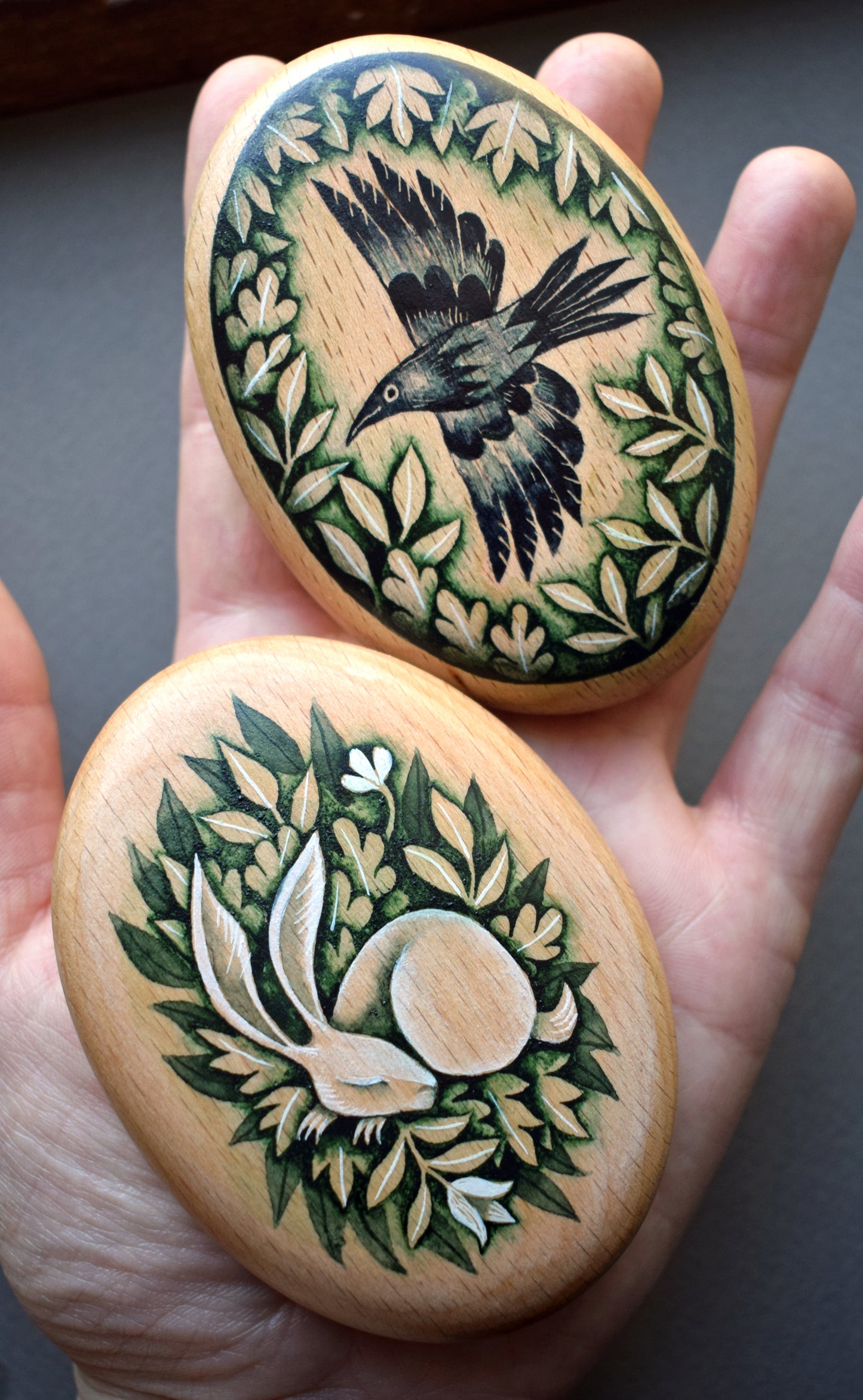 Crow Pebble (large)