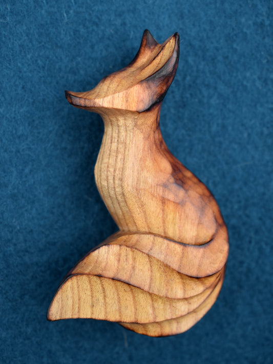 Small fox carving (Cherry)