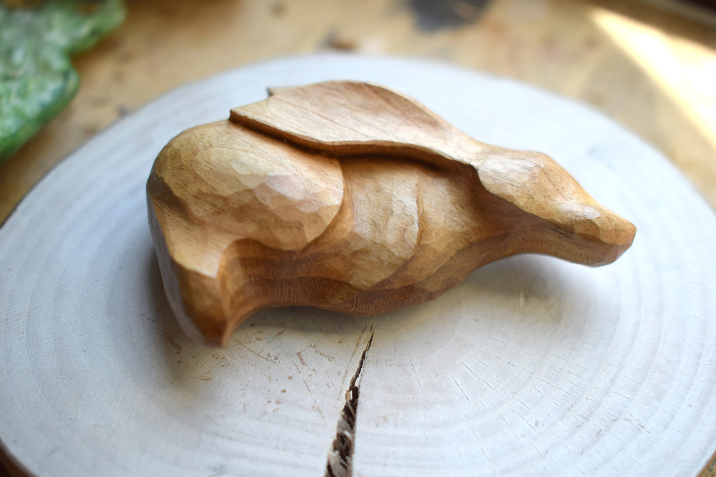 Small hare carving (Cherry)
