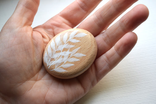 Mini Pebble - White Leaves