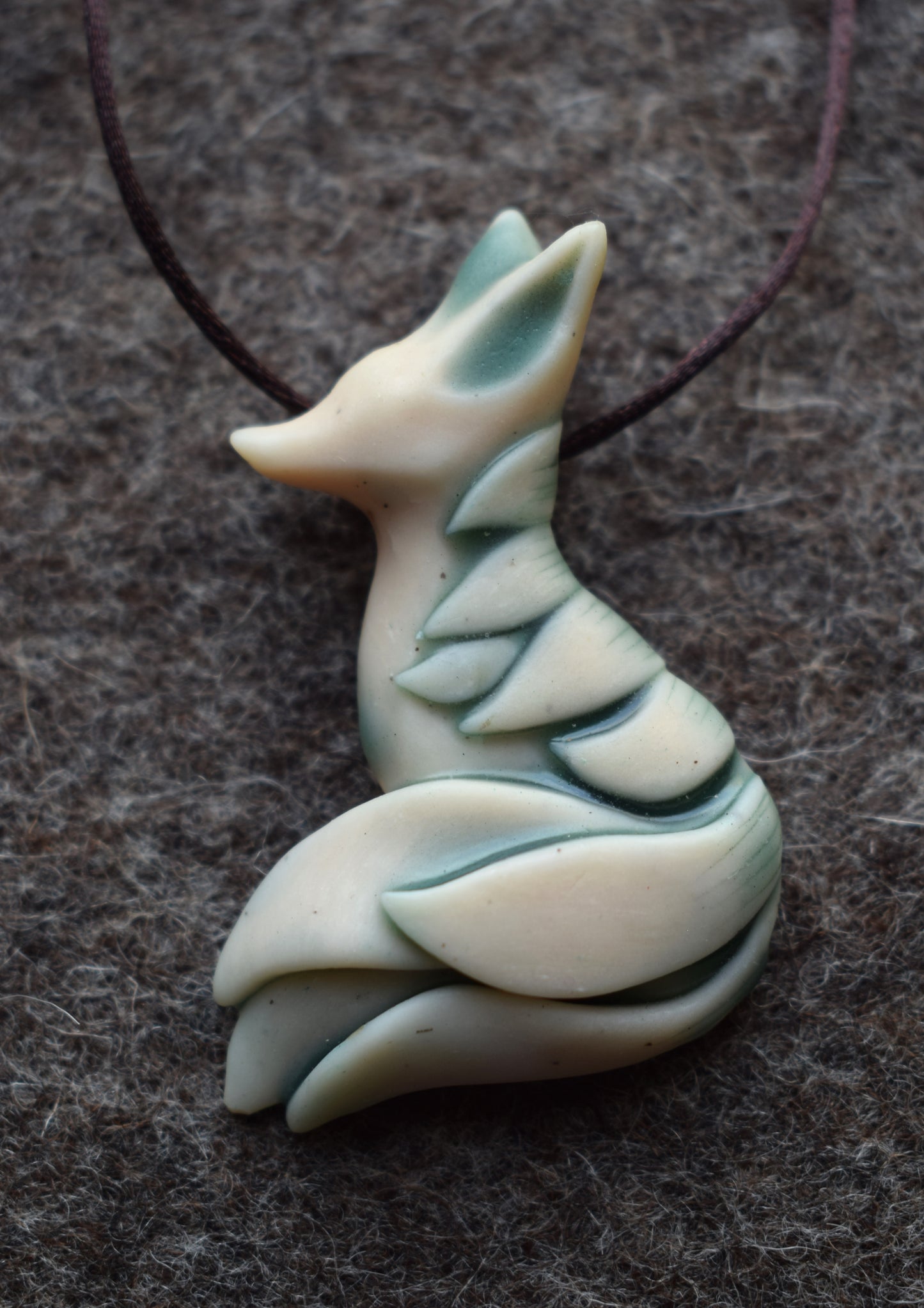 Fox pendant (b11)