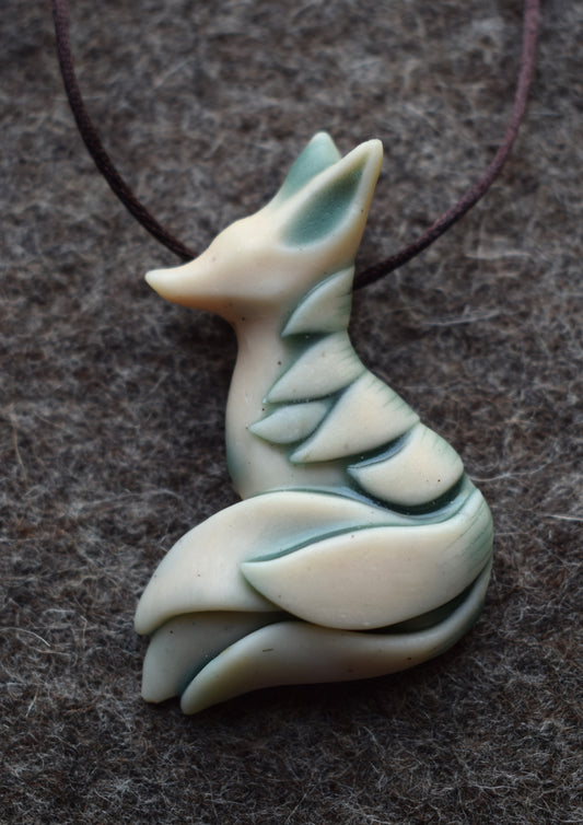 Fox pendant (b11)