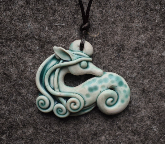 Green Kelpie Necklace (b7)