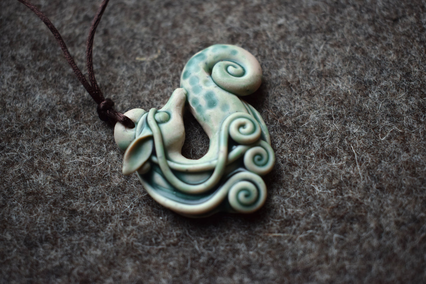 Green Kelpie Necklace (b7)